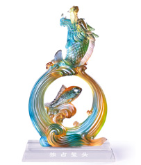 【獨占鰲頭】