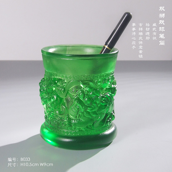 雙獅戲球筆筒.jpg